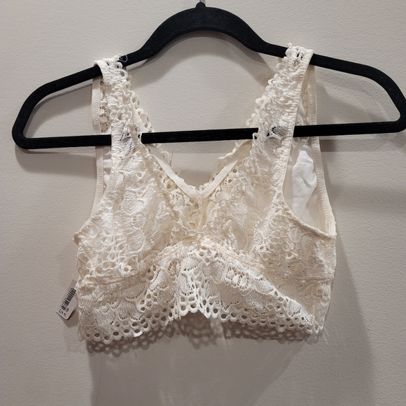 FURLOUGH SALE NWT Altar'd State Bralette - M - Picture 2 of 8